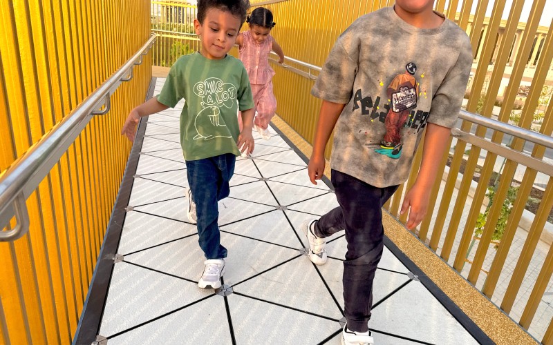 Pavegen Sports Boulevard_Children running_3714