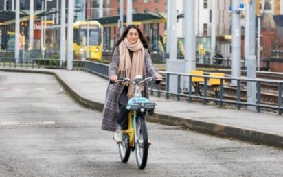 Commuter using Beryl 'Starling Bank Bike'