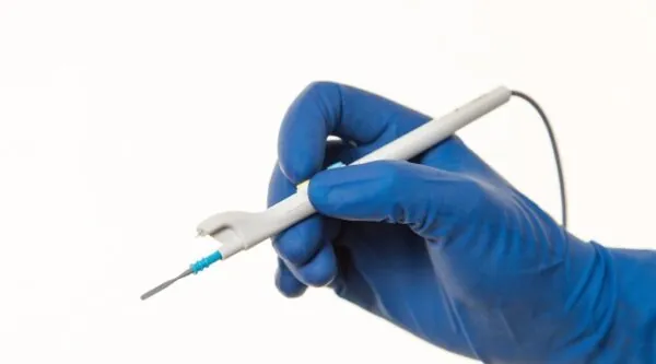 Alesi Surgical - IonPencil in hand