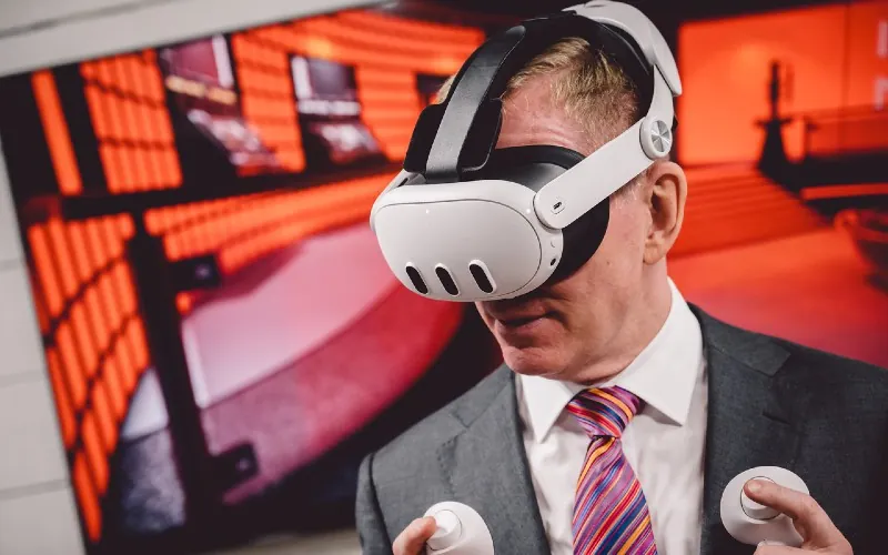 Sir Chris Bryant at Digital Catapult 5G Immersive Lab in Newcastle