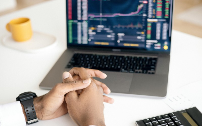 Artificial intelligence calculating used car prices for the UK market