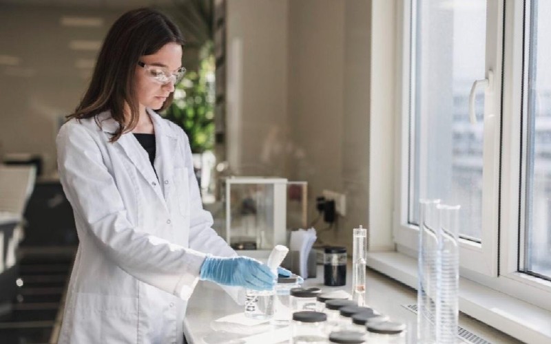 Chemist in laboratory