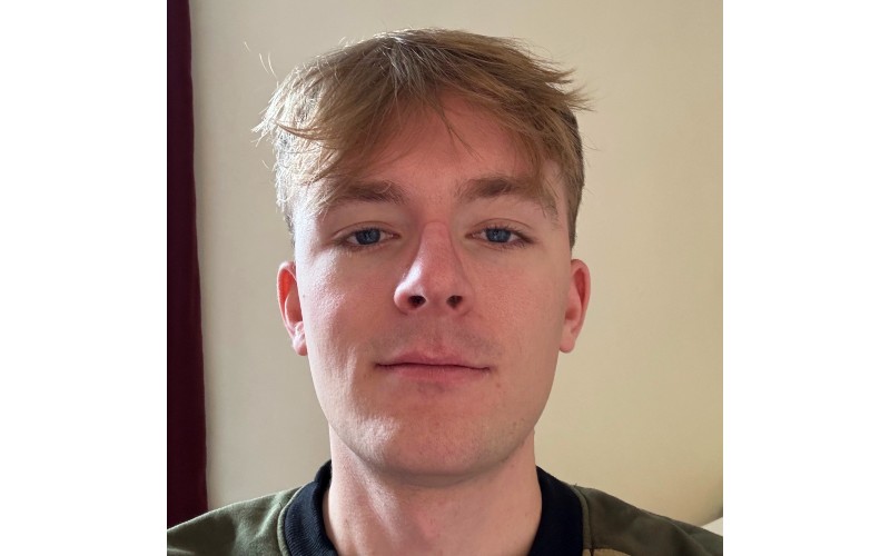 Oliver Clayden, founder at Bizcardy