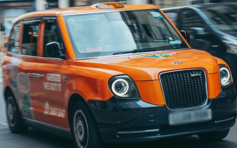 Taxi. Credit: Peter Sil, Unsplash