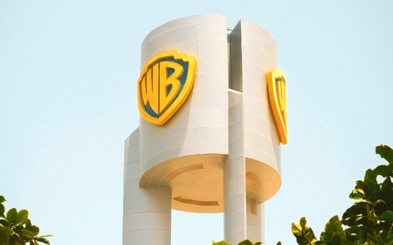 Warner Bros. Dmitry Kropachev, Unsplash