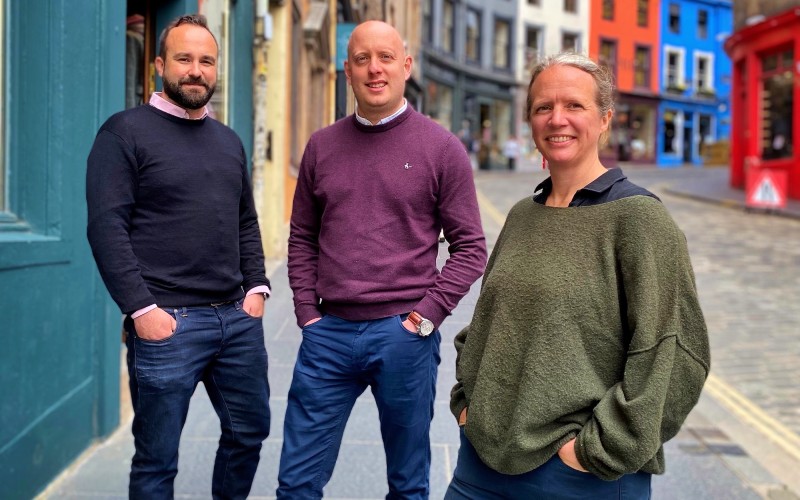 Joseph Twigg, Alexandra Birch & Jamie Hunter – Aveni
