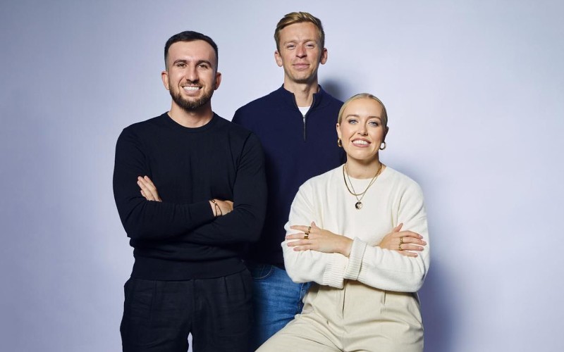 Olivia Jenkins, Jack Zambakides & Oli Smithson – D Louise