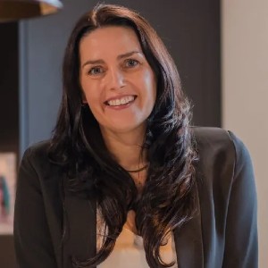 Laura-Earnshaw-myHappymind