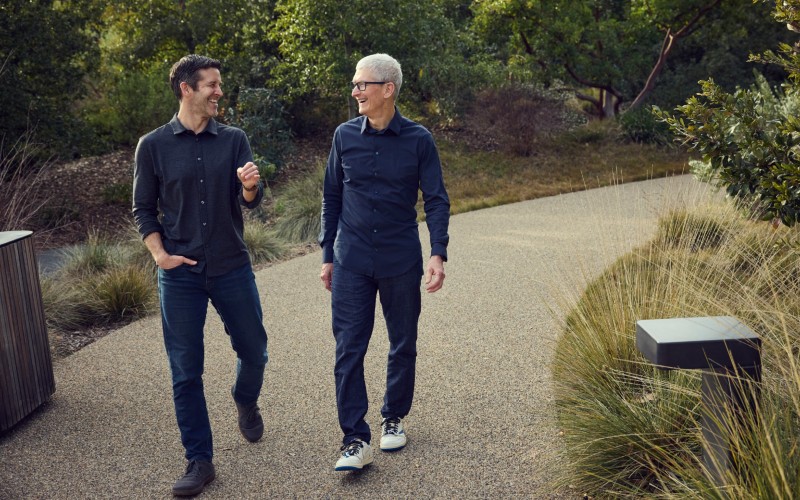 New Apple CEO John Ternus with former CEO Tim Cook