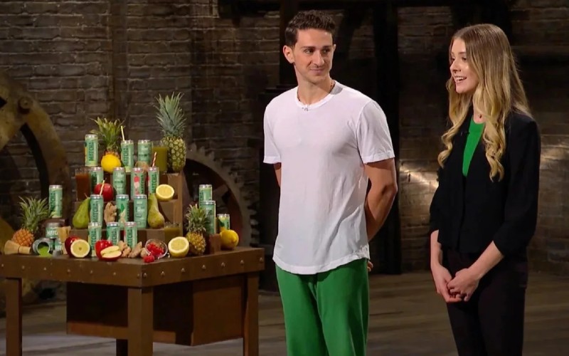 PerfectTed co-founders Teddie Levenfiche and Marisa Poster pitching on Dragons' Den