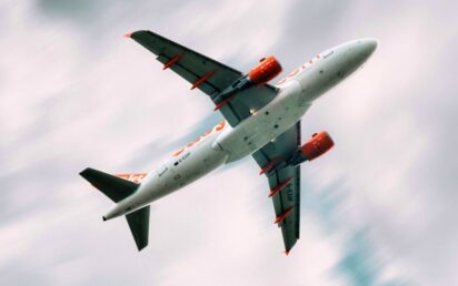 easyJet plane. Credit Viktor Forgacs, Unsplash