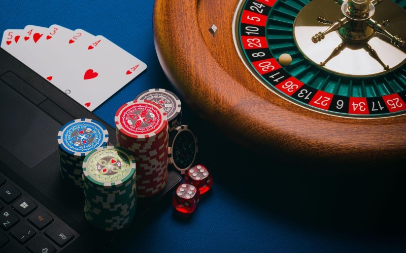 Casino roulette cards chips