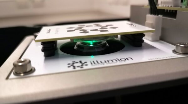 Illumion cell_holder_with_light_1